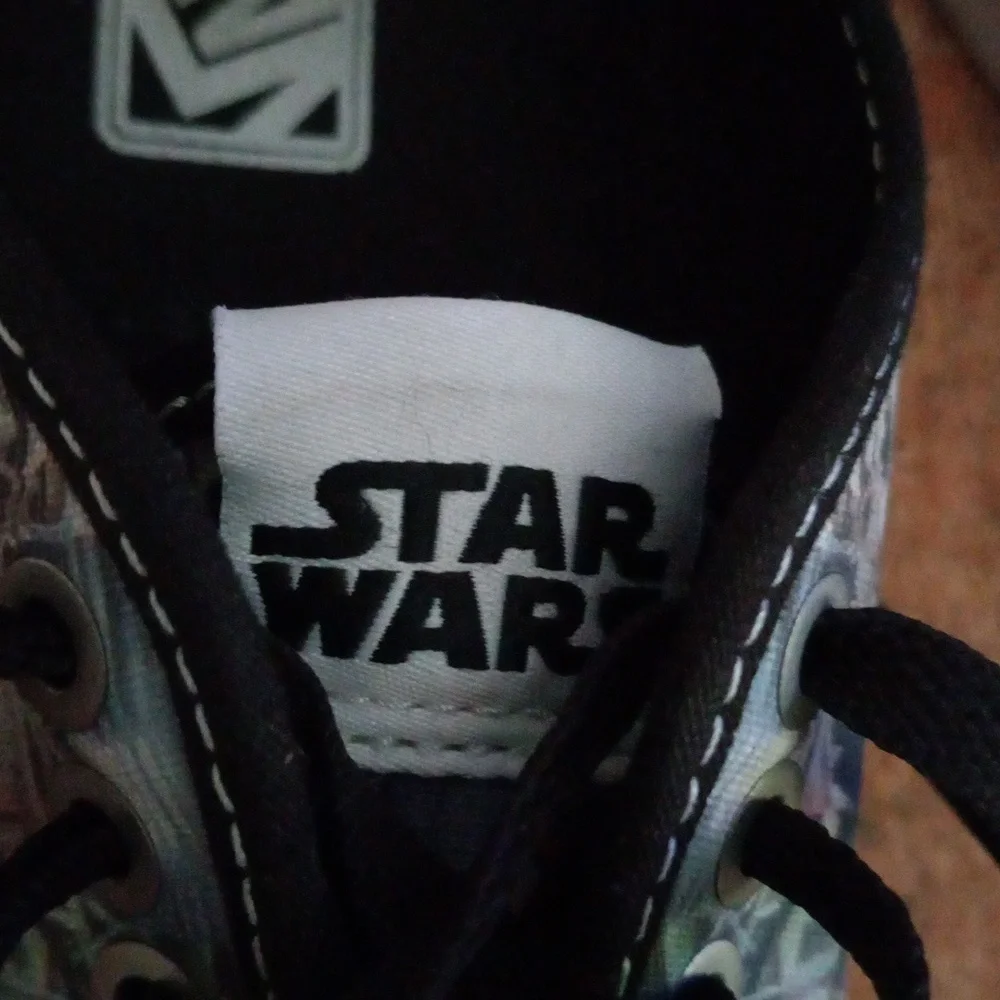 VANS Graphic Star Wars Print Sneakers Mens Sz. 7.5 Womens Sz. 9